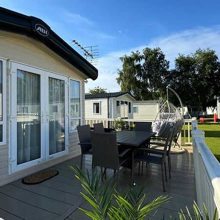 Hot Tub Retreat At Tattershall Lakes Exterior photo
