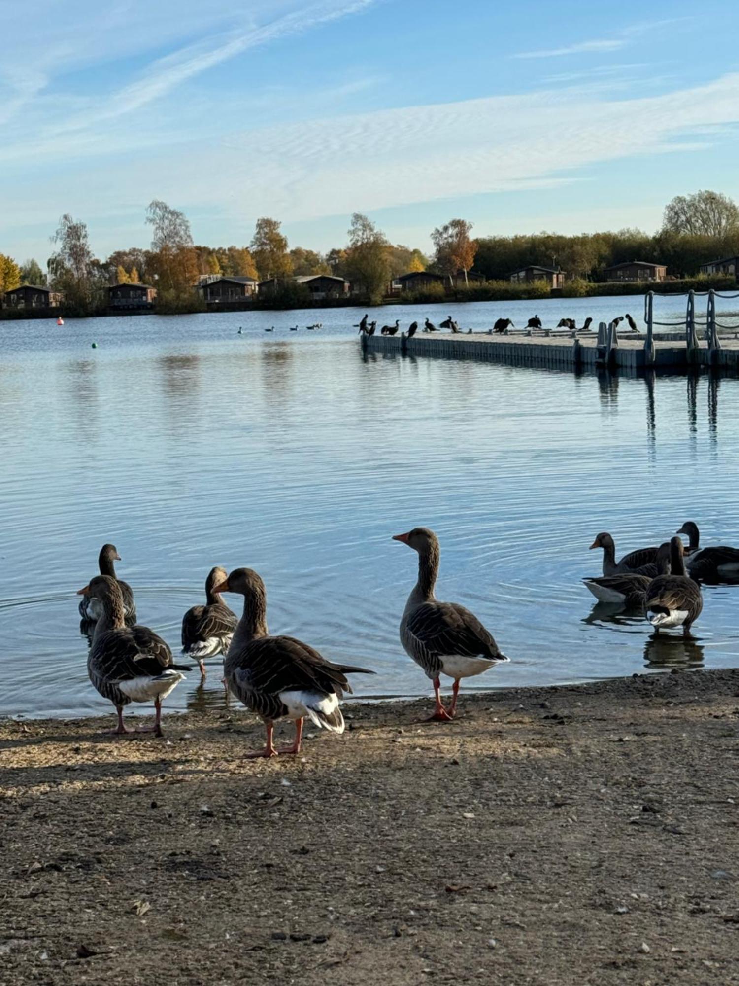 Hot Tub Retreat At Tattershall Lakes Exterior photo
